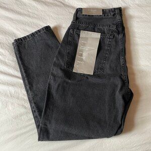 Everlane // The Curvy 90's Cheeky Straight Jean // 30 Regular